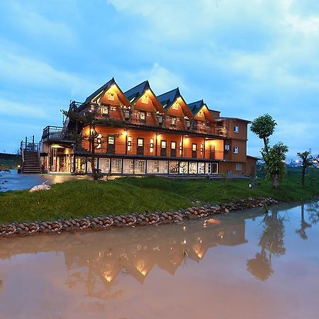Artisan Hostel Toucheng Exterior photo