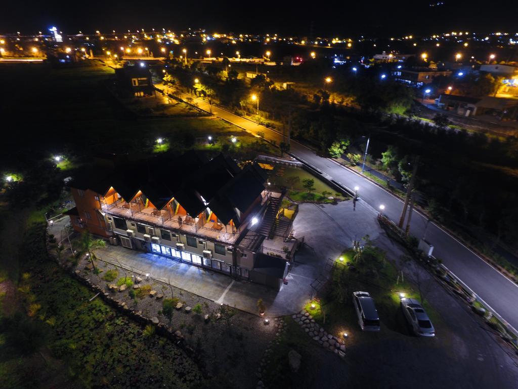 Artisan Hostel Toucheng Exterior photo
